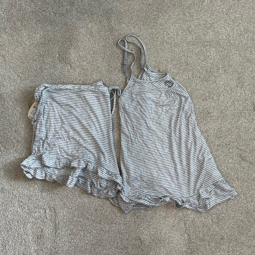 Women’s - Ruffle Sleep Set - Picture 5 of 11